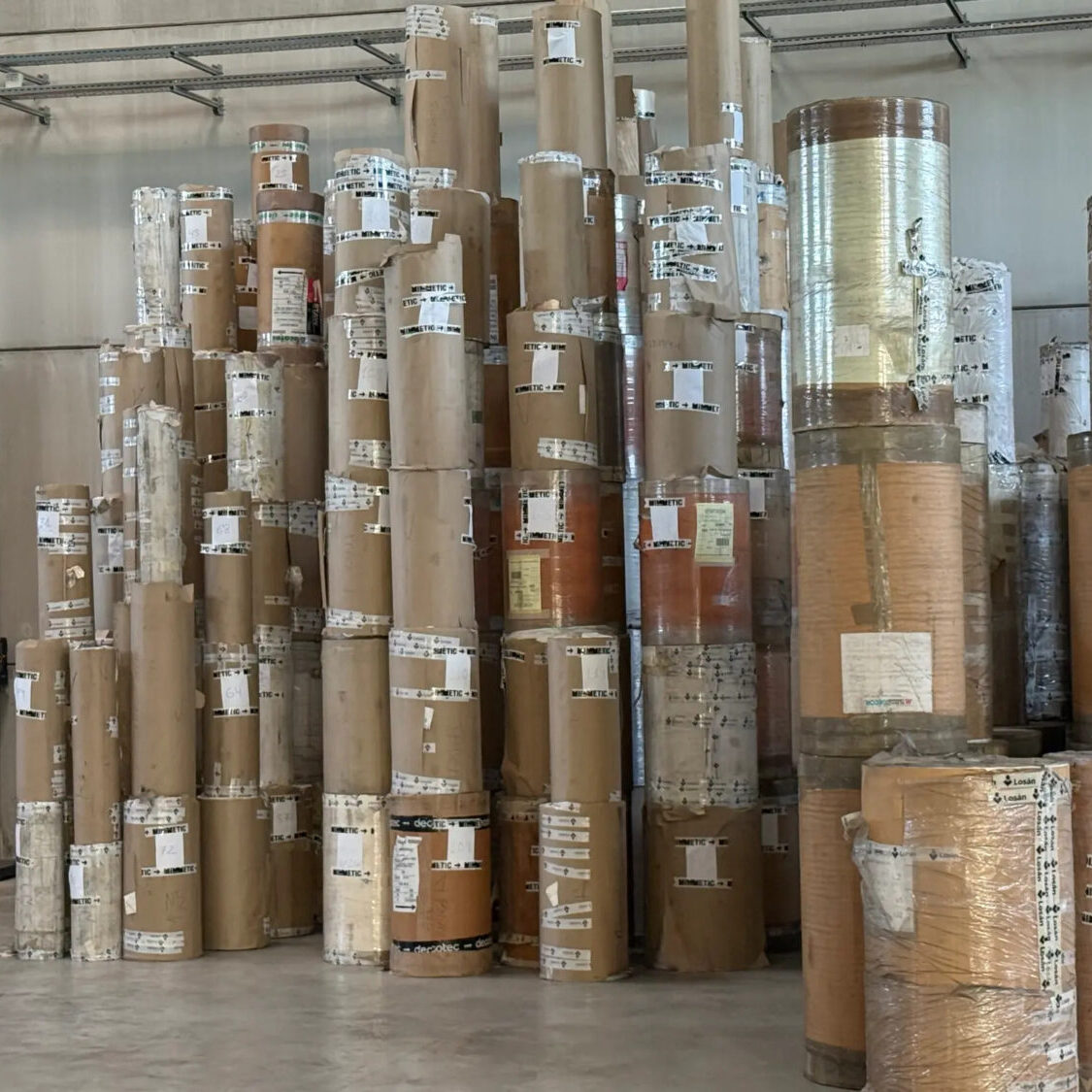 Decor paper stocklot with wood pattern