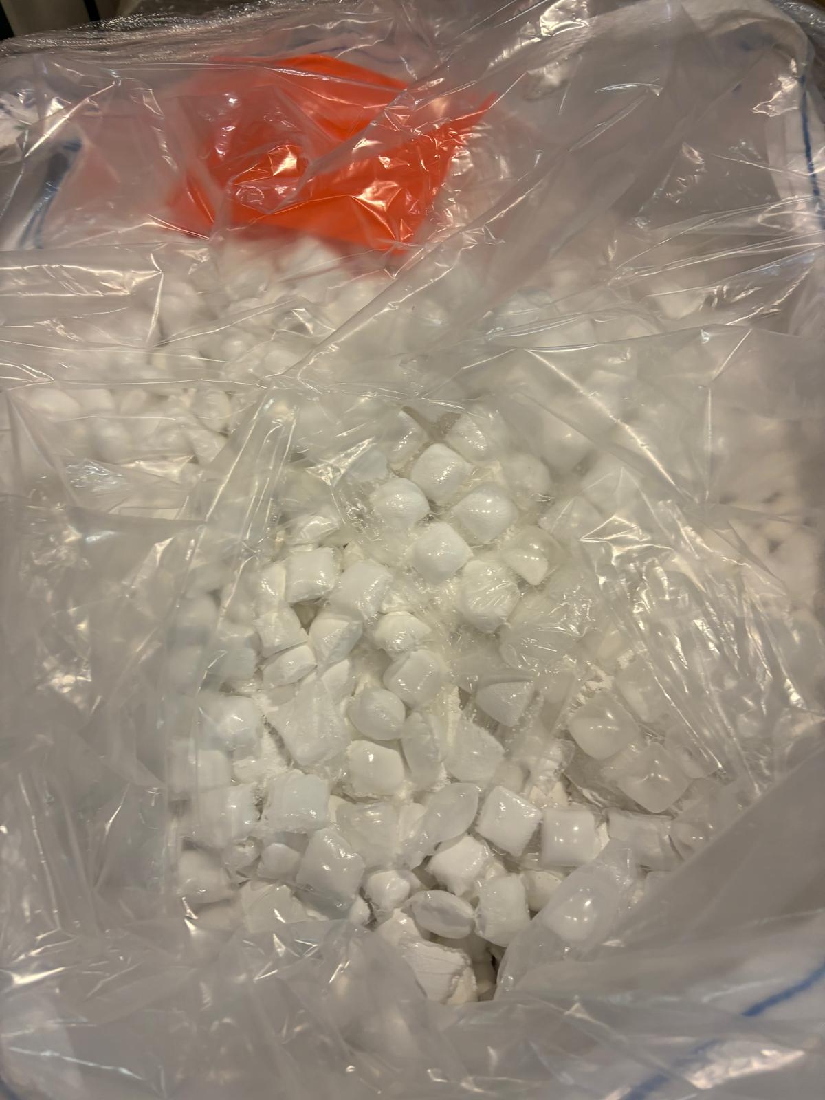 Washing powder, solid chunks